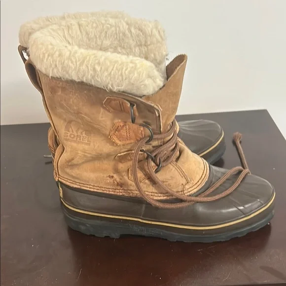 Sorel Brown and Tan Winter Boots with Fur Lining - Picture 4 of 4